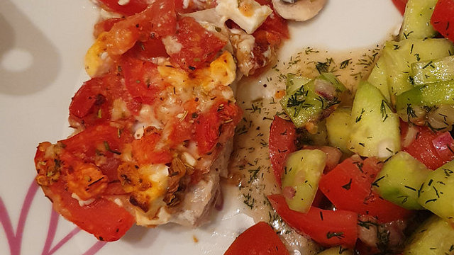 Alaska-Seelachsfilet überbacken, mit Tomaten und Mozzarella von Herzklopfen