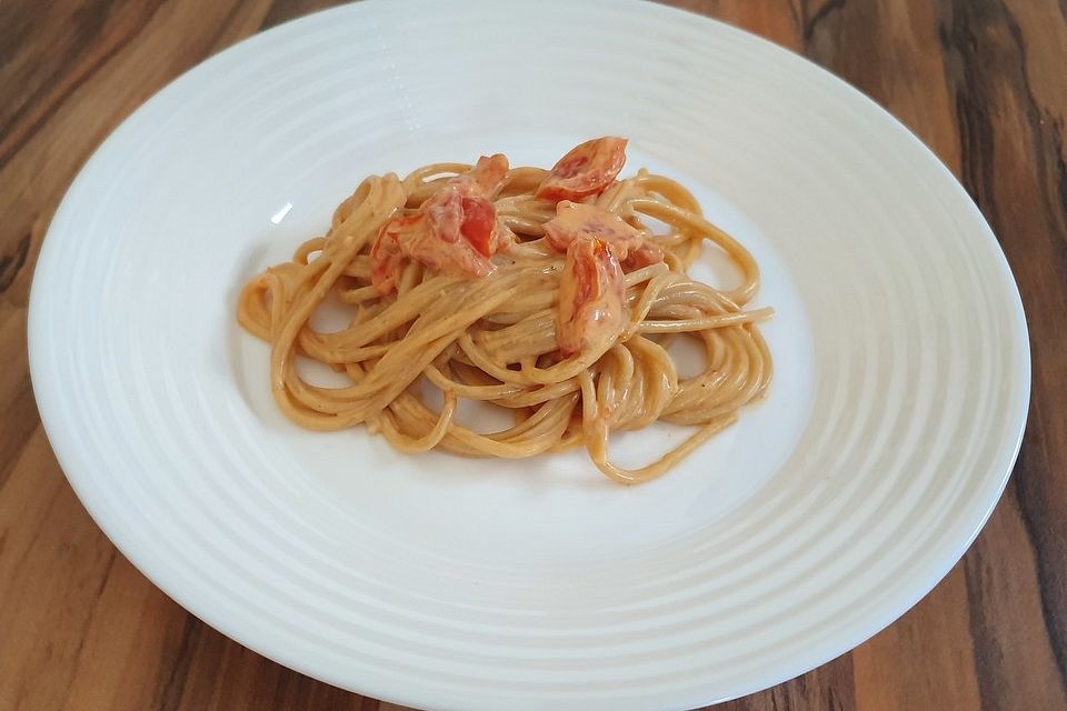 Spaghetti mit würziger Brunch - Sauce