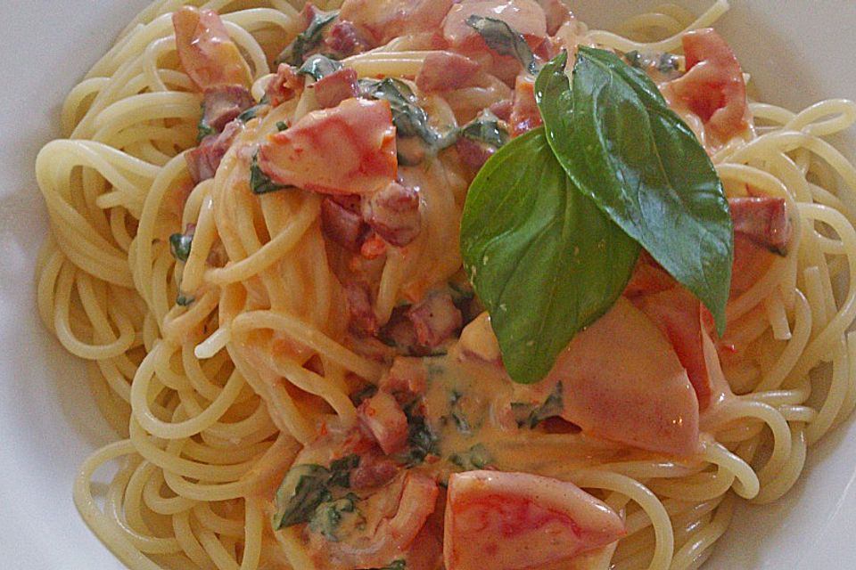 Spaghetti mit würziger Brunch - Sauce