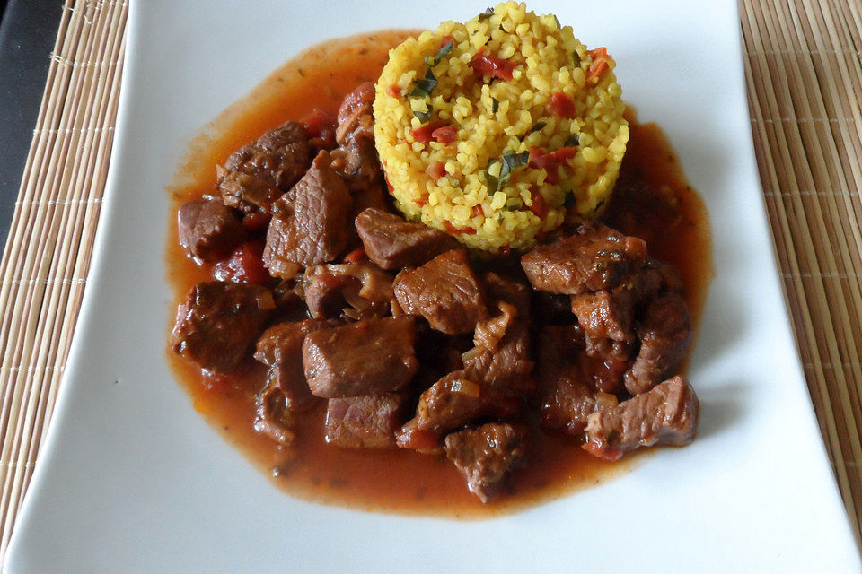 Kalbsragout mit Steinpilzen und Kräutern