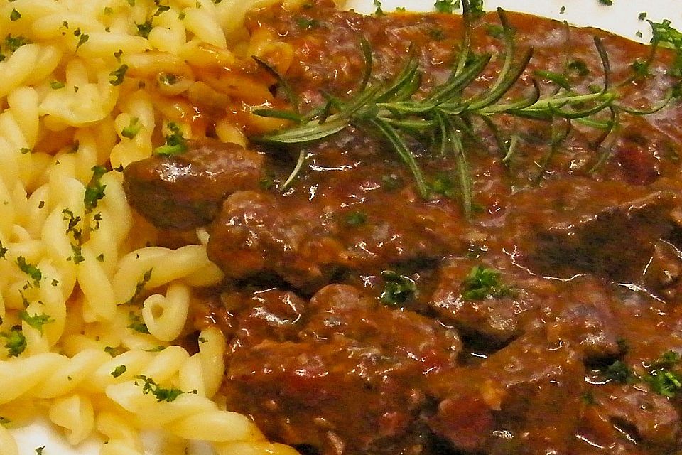 Kalbsragout mit Steinpilzen und Kräutern