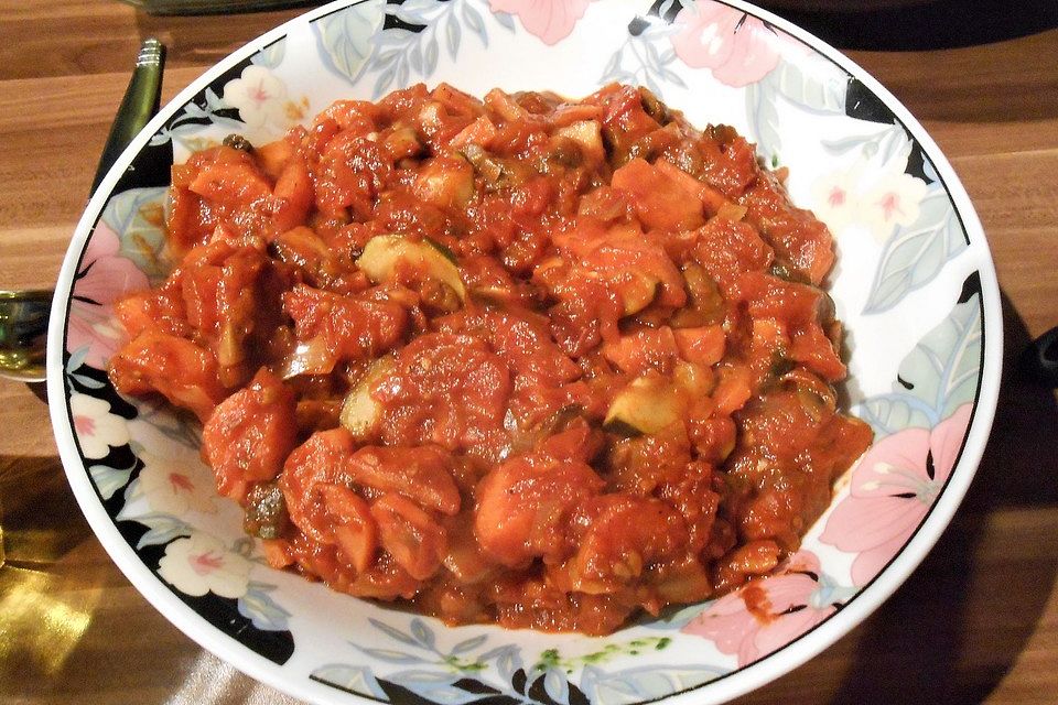 Tomaten - Zucchini - Möhren - Sauce