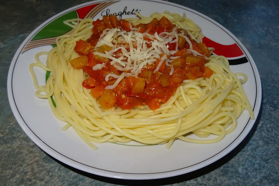 Tomaten - Zucchini - Möhren - Sauce