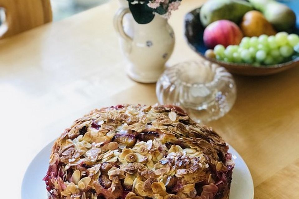 Mandel - Knusperkuchen mit  Zwetschgen