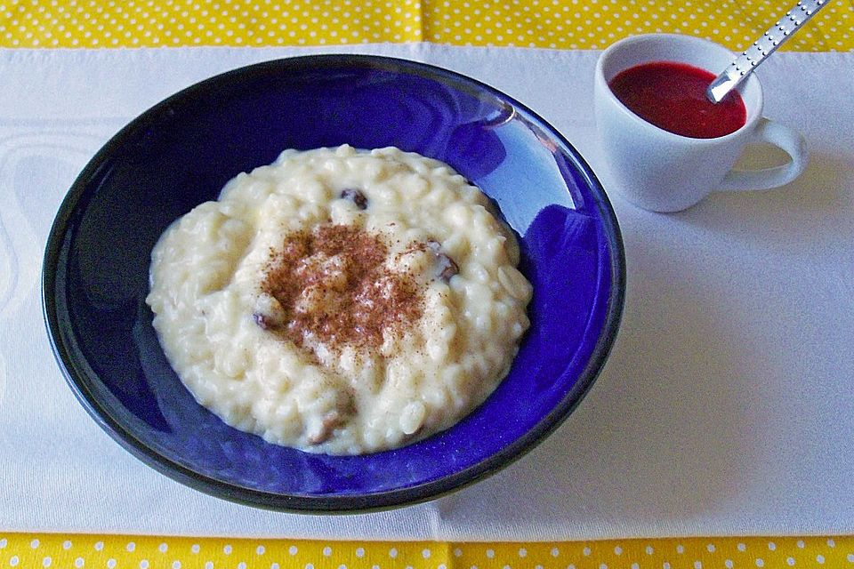 Schokoladen-Risotto mit weißer Schokolade und Zimt