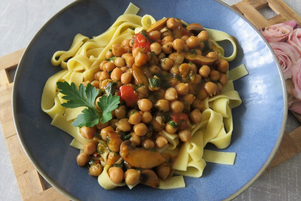 Pasta mit Spinat und Kichererbsen