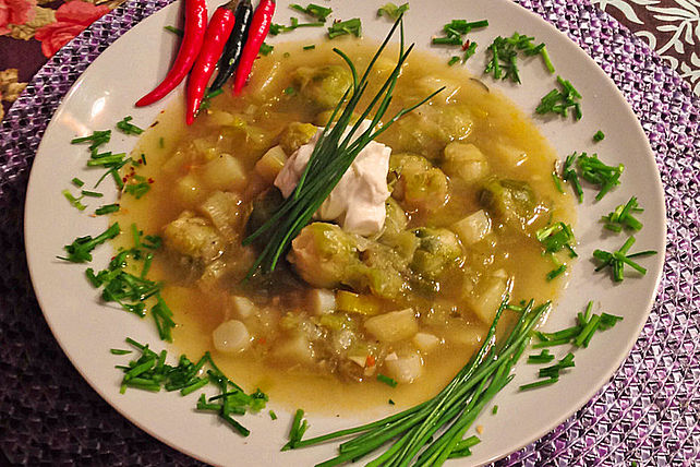 Rosenkohlsuppe mit Lauch von Pippiline| Chefkoch