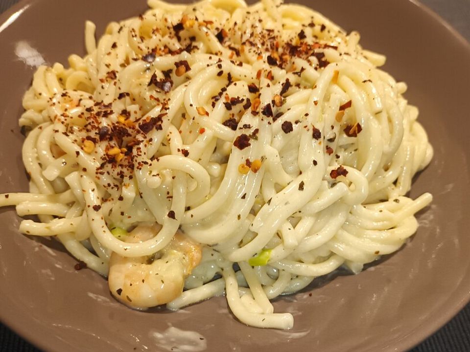 Spaghetti mit Chili - Limonen - Sauce und Garnelen von kascheko| Chefkoch