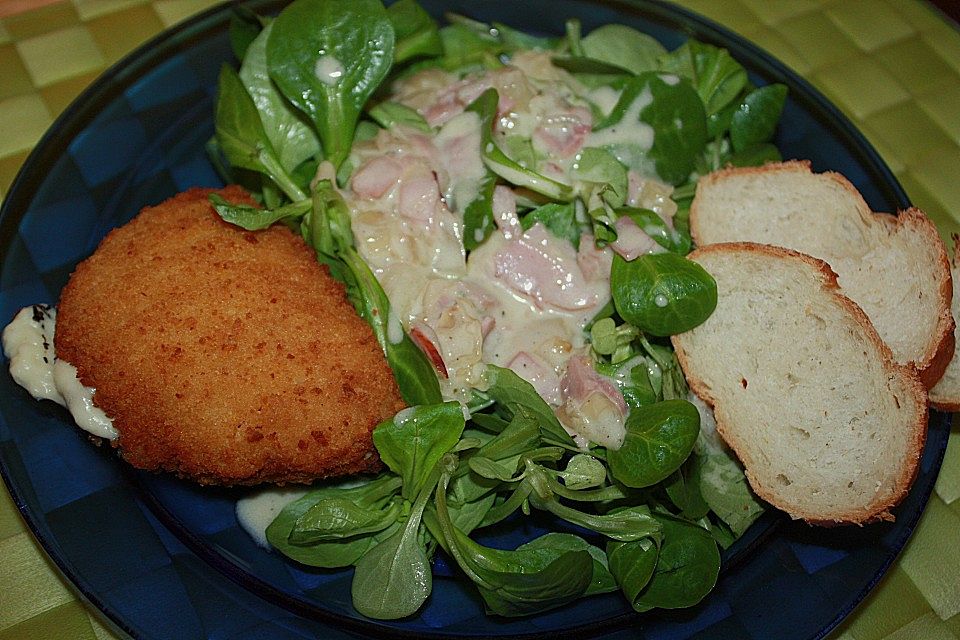 Feldsalat mit Zwiebelschmelz