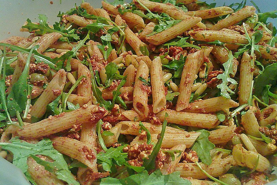 Mediterraner Nudelsalat