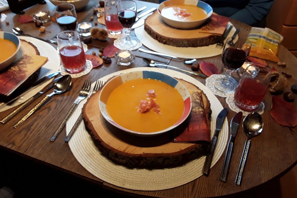 Kürbissuppe mit Räucherlachs