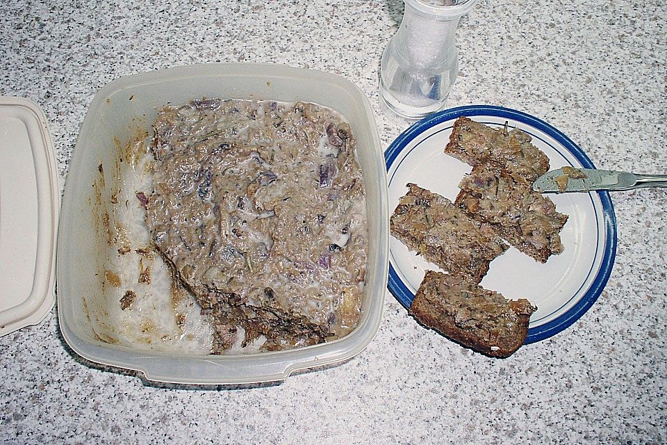 Gänseschmalz mit Apfel, Zwiebel und Geflügelleber