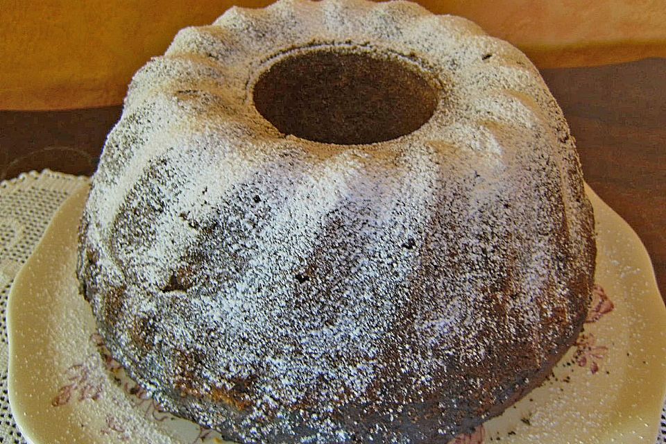 Gugelhupf mit Rosinen Gugelhupf mit Rosinen