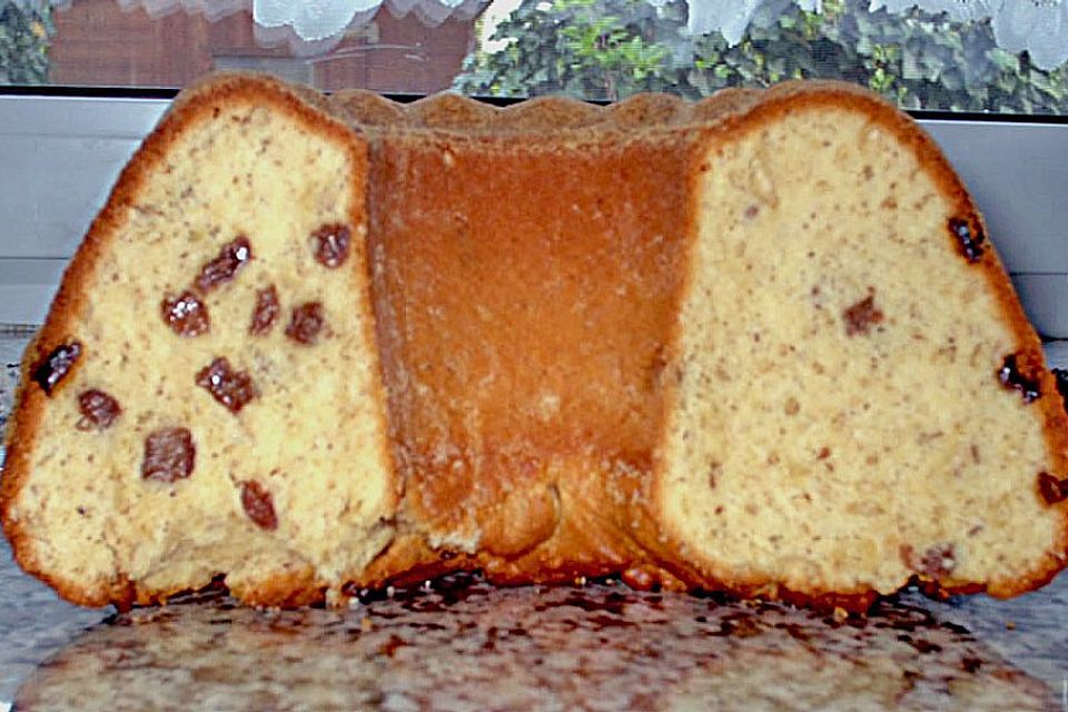 Gugelhupf mit Rosinen Gugelhupf mit Rosinen