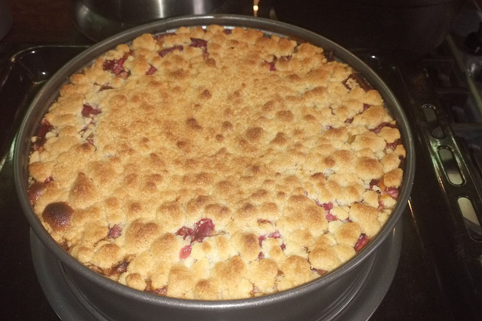 Rhabarberkuchen mit Quarkcreme und Streuseln