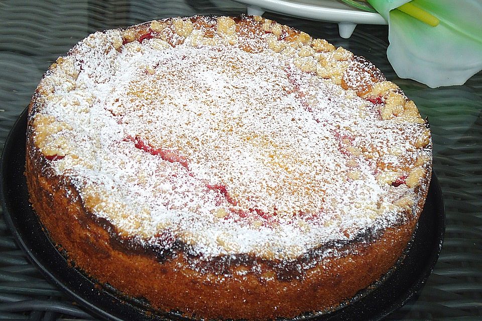 Rhabarberkuchen mit Quarkcreme und Streuseln