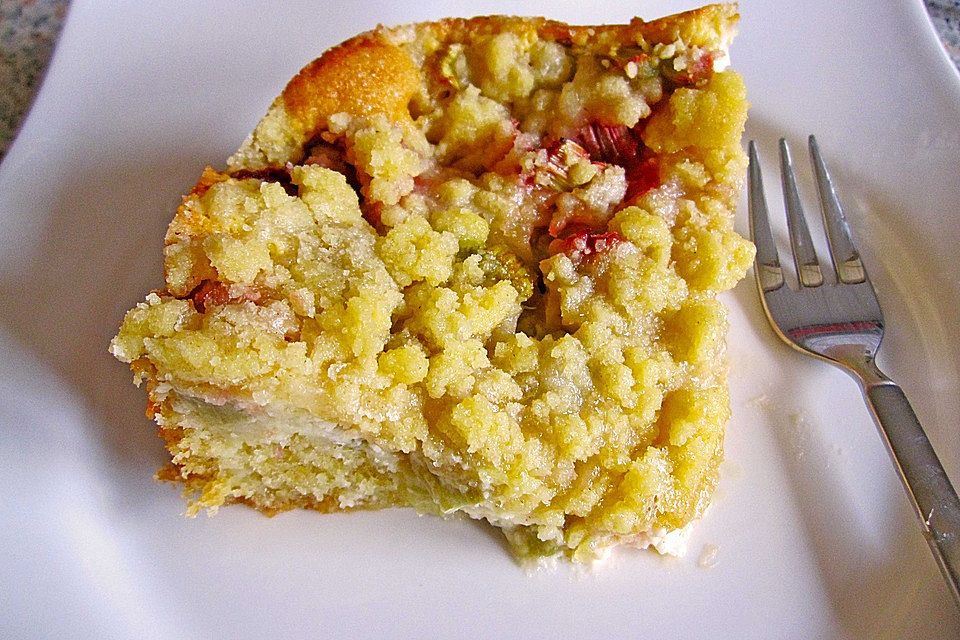 Rhabarberkuchen mit Quarkcreme und Streuseln