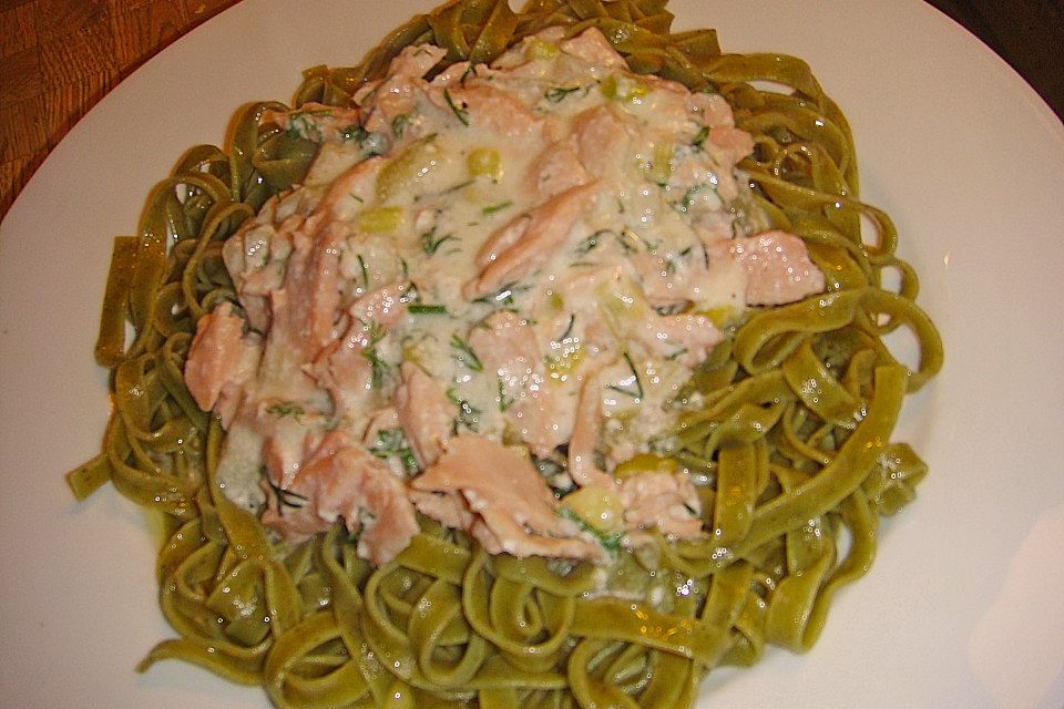 Tagliatelle mit Räucherlachs - Dill - Sahne