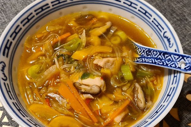 Scharfe asiatische Hühnersuppe von wosasve| Chefkoch