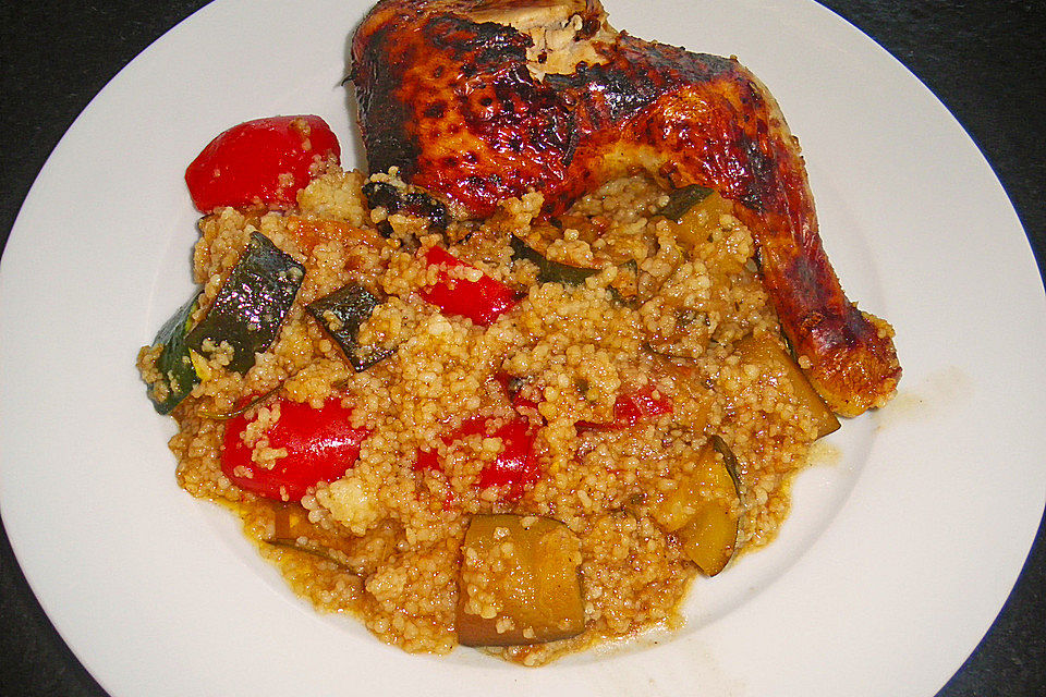 Couscous mit Hähnchen in mediterraner Sauce