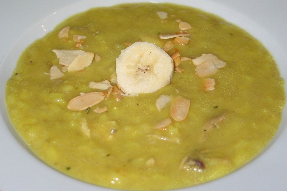 Exotische Geflügelsuppe mit Bananen