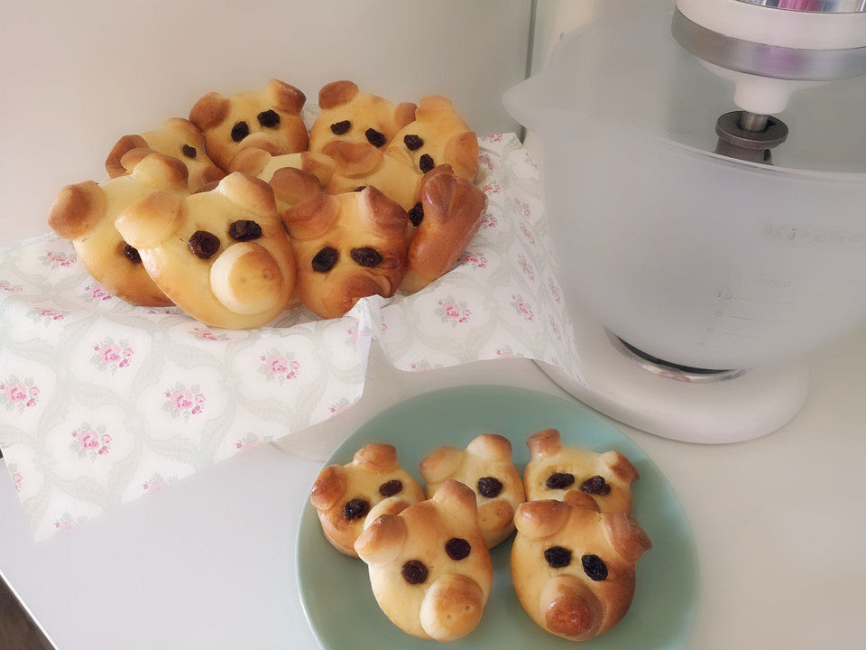 Glücksschweinchen aus Quark-Öl-Teig von sanijo | Chefkoch