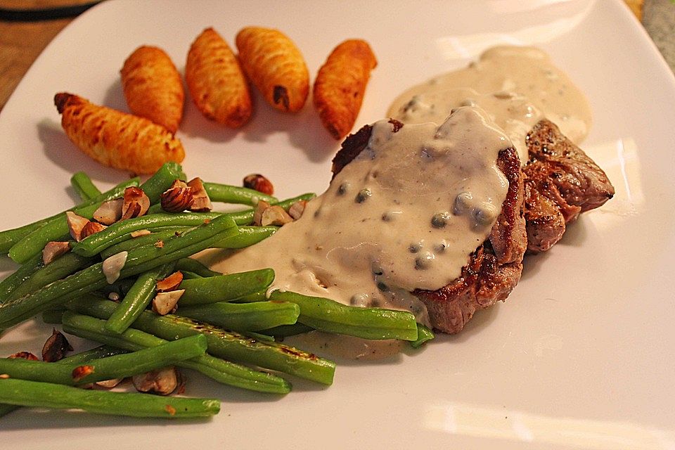 Tournedos mit Bourbonrahmsoße und grünem Pfeffer