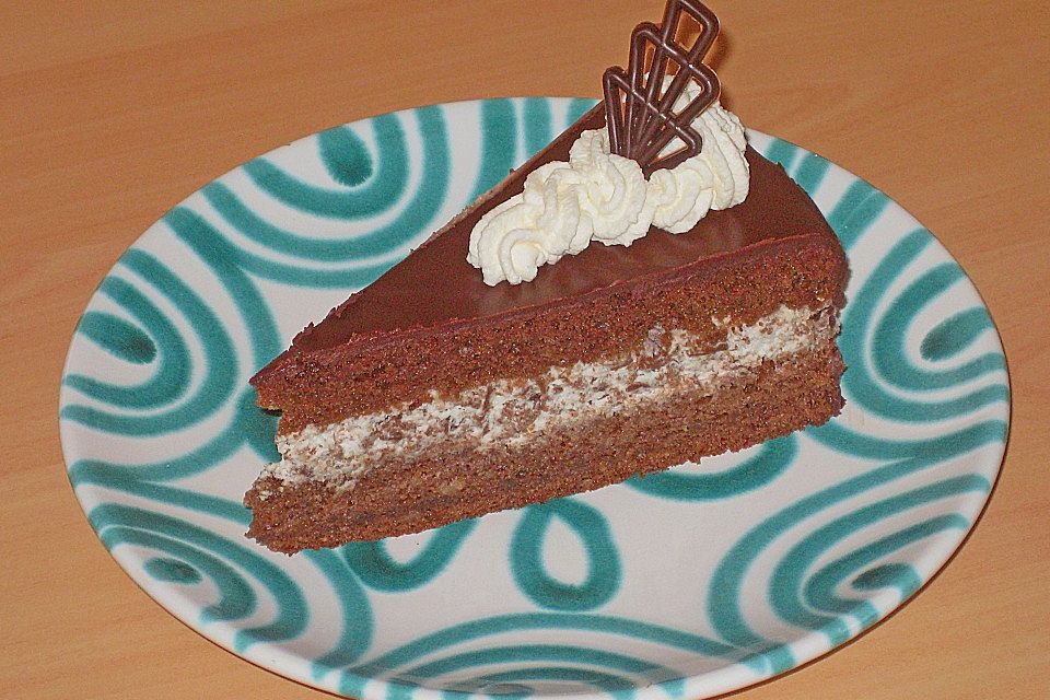 Gefüllte Schoko - Nuss - Torte