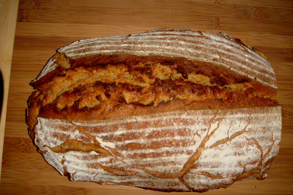 Sauerteigbrot mit Kümmel und Anis