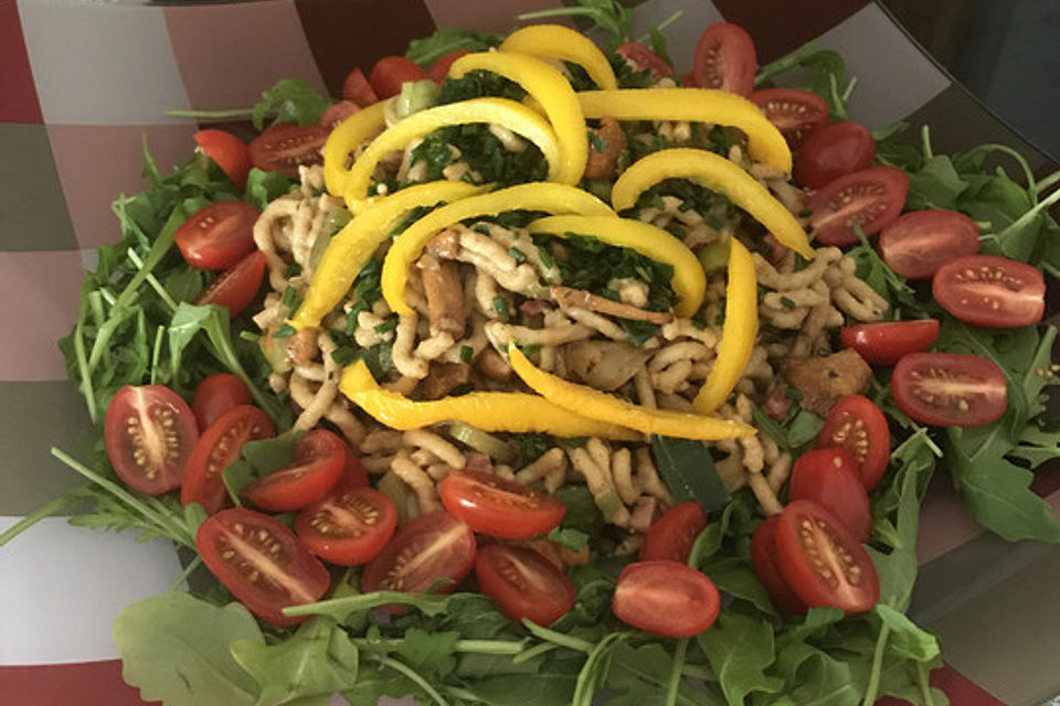 Spätzlesalat mit Pfifferlingen