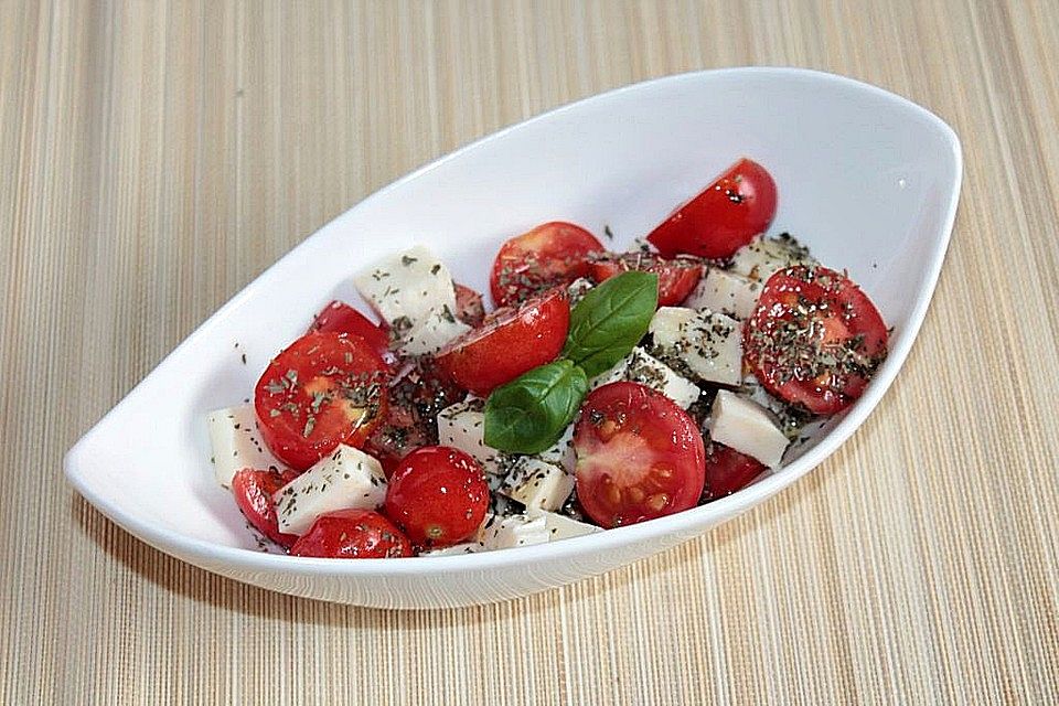 Mozzarella - Tomaten - Salat