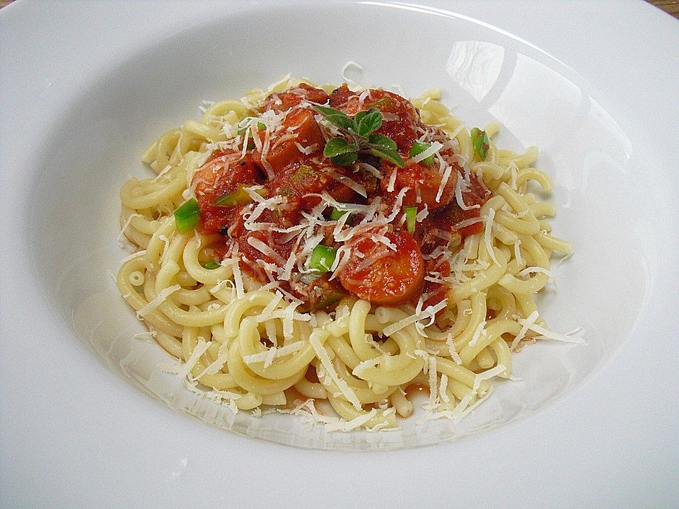 Gabelspaghetti mit Würstchenragout von McMoe| Chefkoch
