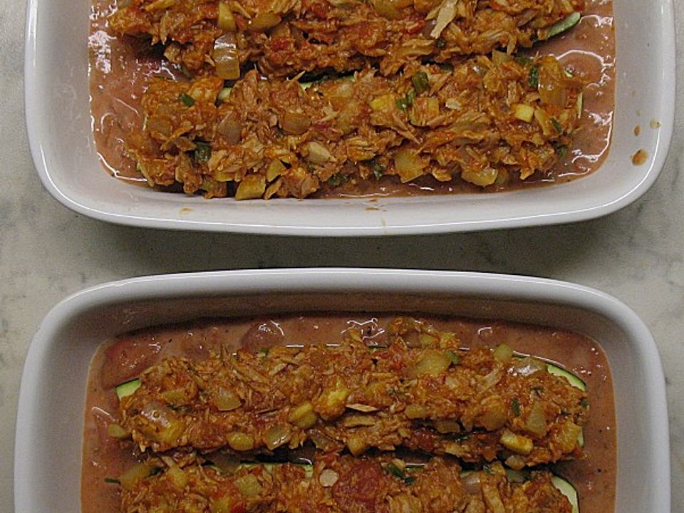 Zucchini gefüllt mit Thunfisch und Tomaten von Shenanigan| Chefkoch