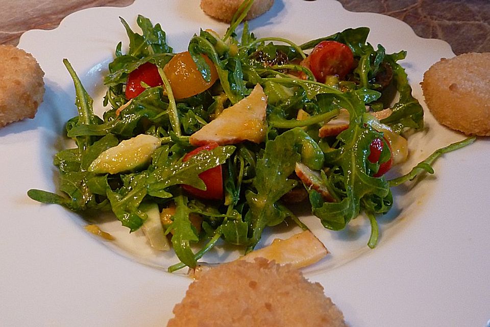 Mango-Avocado-Salat mit Hühnerstreifen, Rucola und Tomaten