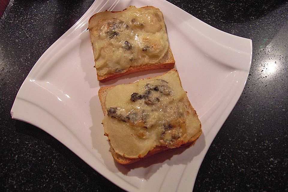 Röstbrot mit Pastinaken - Knoblauchcreme