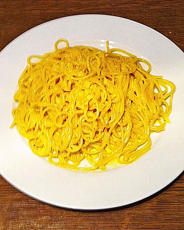 Spaghetti mit Safransauce