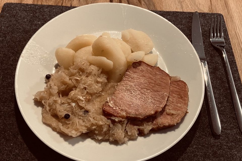 Kasseler mit Sauerkraut aus dem Schnellkochtopf