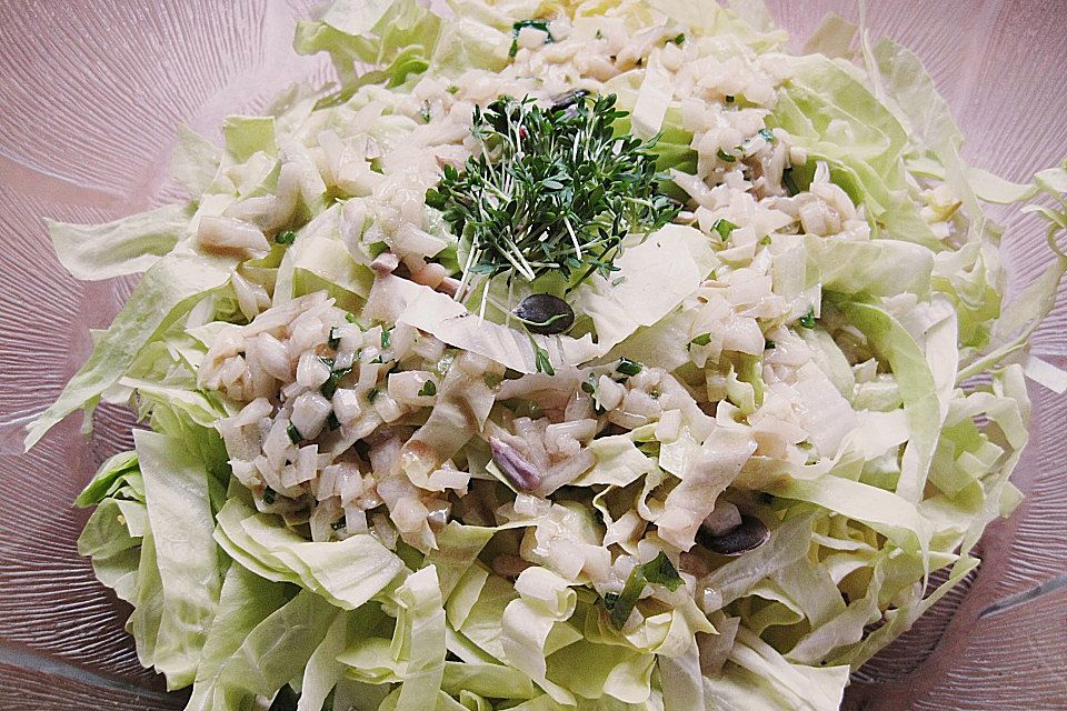 Salatsauce mit Kürbiskernöl und Sahne für Blattsalate