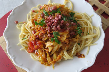 Spaghetti mit Wirsing und Dörrfleisch