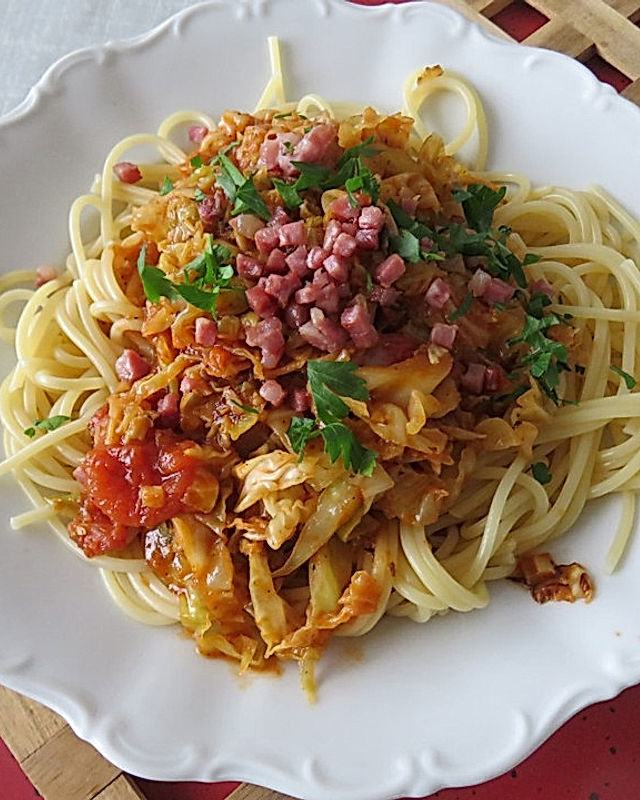Spaghetti mit Wirsing und Dörrfleisch