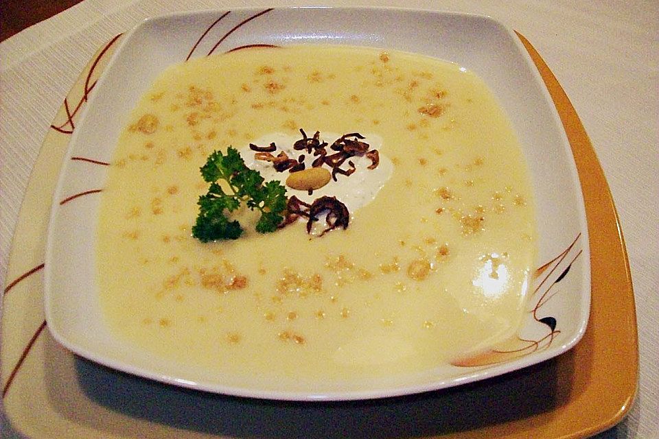 Crunchy Erdnuss-Kartoffelsuppe