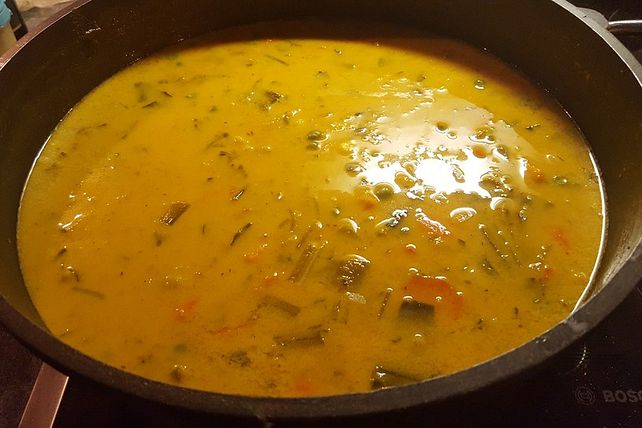 Kürbissuppe mit Möhren, Erbsen, Fleisch und Kartoffeln von der_univirus ...