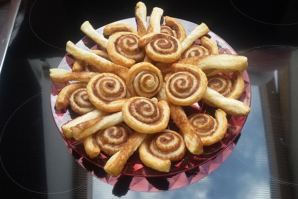 Zimtschnecken aus Blätterteig Zimtschnecken aus Blätterteig