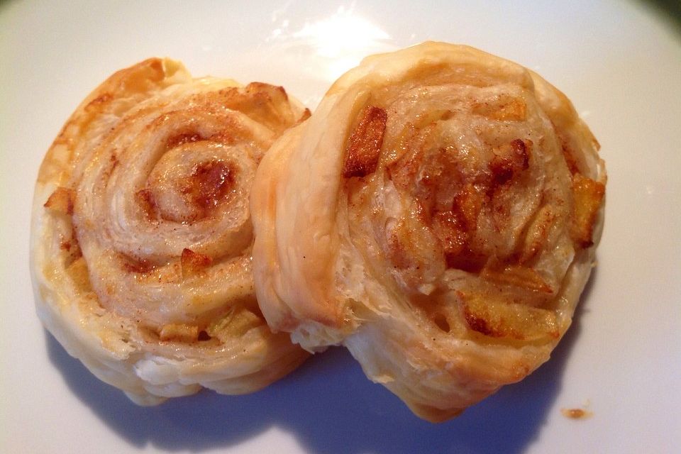 Zimtschnecken aus Blätterteig Zimtschnecken aus Blätterteig