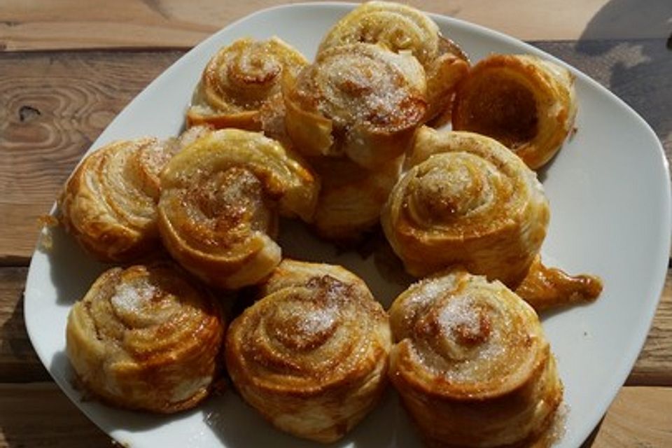 Zimtschnecken aus Blätterteig Zimtschnecken aus Blätterteig