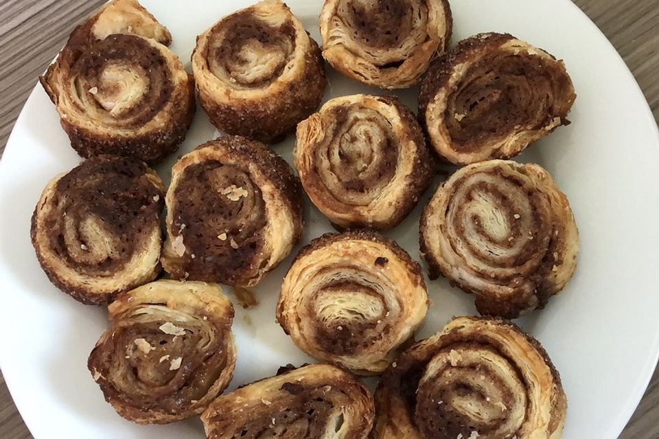 Zimtschnecken aus Blätterteig Zimtschnecken aus Blätterteig