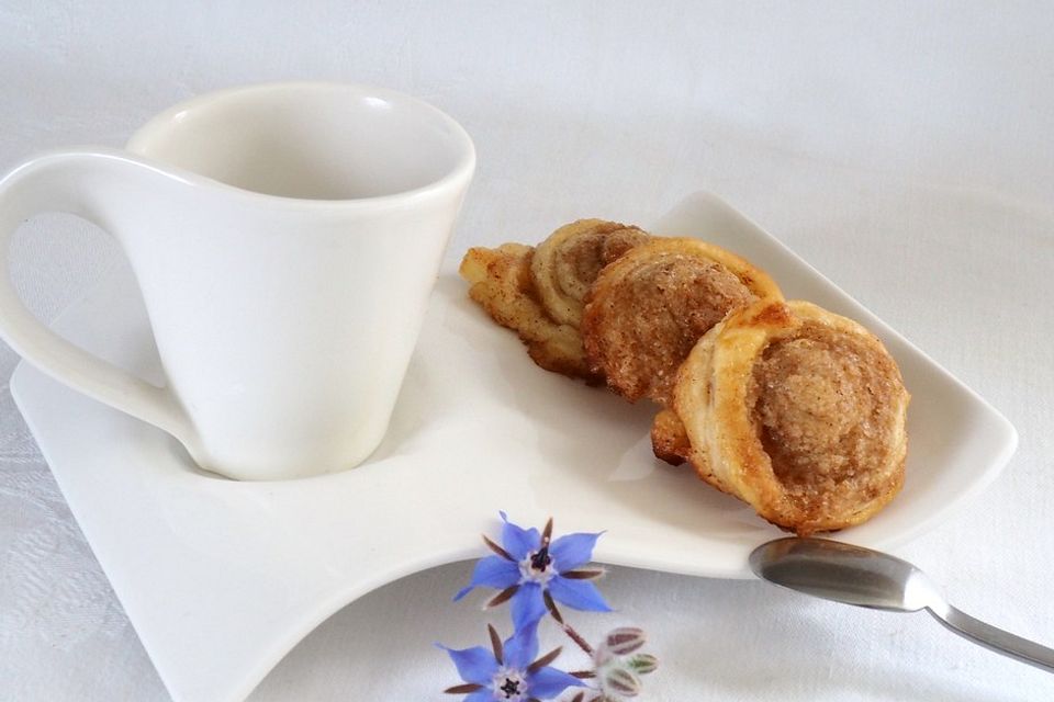 Zimtschnecken aus Blätterteig Zimtschnecken aus Blätterteig