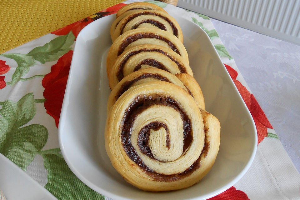 Zimtschnecken aus Blätterteig Zimtschnecken aus Blätterteig