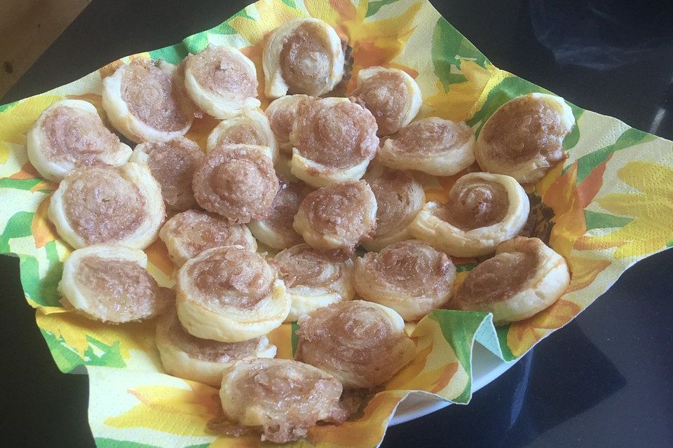 Zimtschnecken aus Blätterteig Zimtschnecken aus Blätterteig
