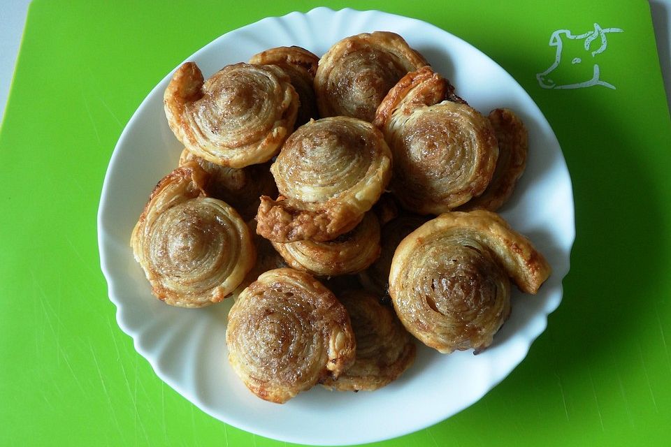 Zimtschnecken aus Blätterteig Zimtschnecken aus Blätterteig